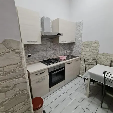 House Aurora アパート ナポリ