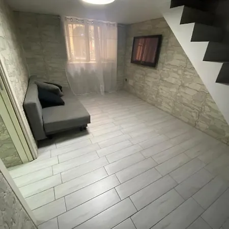 House Aurora アパート