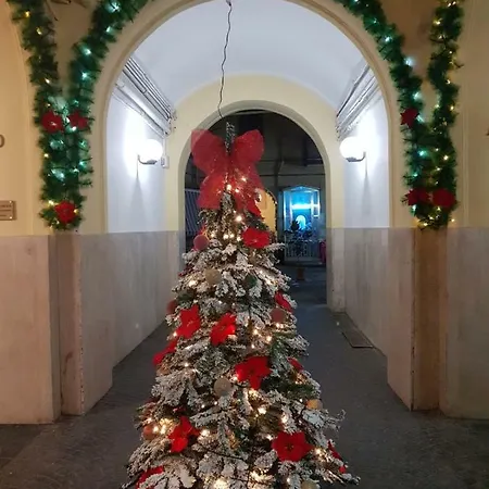 House Aurora * نابولي